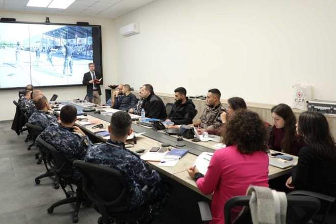 قوى_الأمن شاركت في طاولة مستديرة بعنوان عناصر إنفاذ القانون خلال الأزمات بالشراكة مع اللجنة الدولية للصليب الأحمر