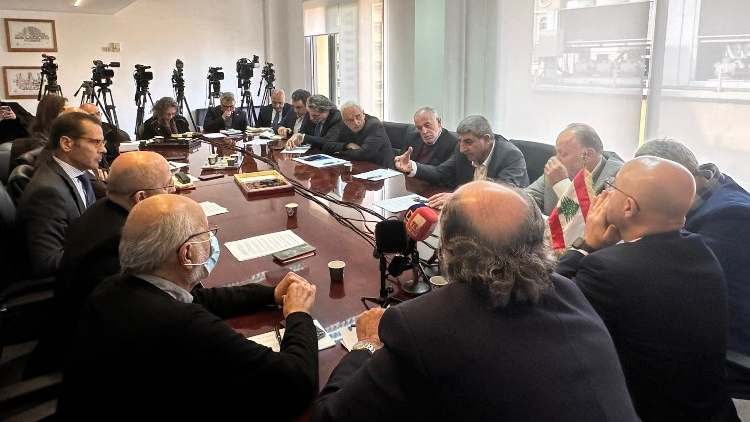 اجتماع وزير البيئة و نواب بعبدا وعاليه والشوف لتفادي أزمة النفايات يسفرعن تشكيل لجنة مصغرة وإيجاد حلول مستدامة