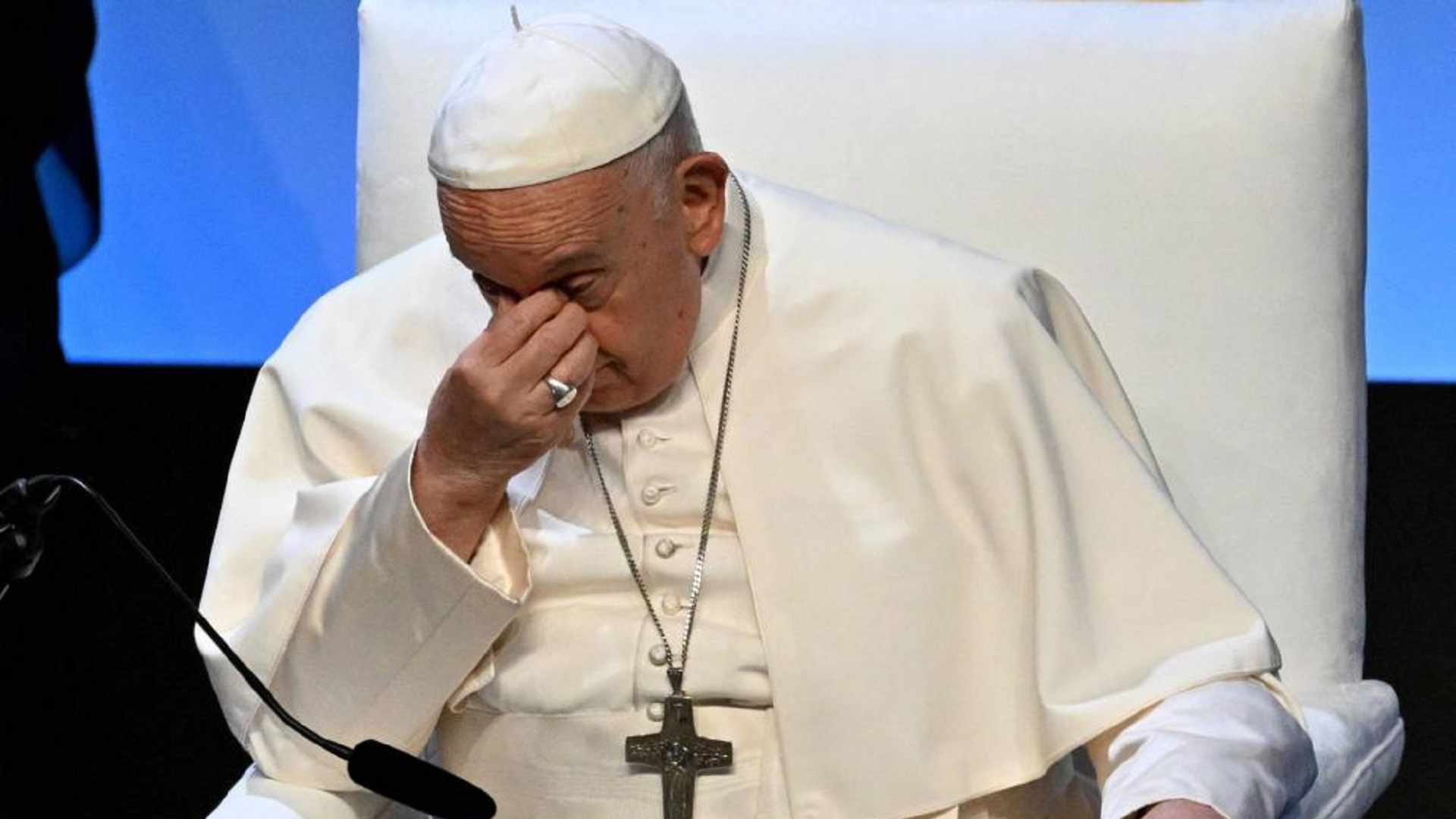 البابا فرنسيس ينوّه إلى أن استقالته