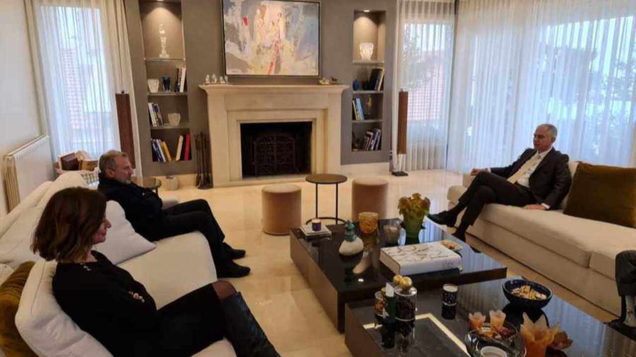 باسيل يلتقي السفير الفرنسي ويشدد على ضرورة ابعاد لبنان عن الحرب ويقدم حلول "التيار" للأوضاع الداخلية