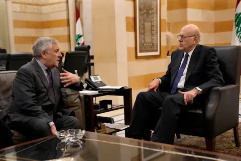 ميقاتي يشدد على أن لبنان مع تطبيق القرارات الدولية بحرفيتها ويؤيد الحل السلمي في المنطقة