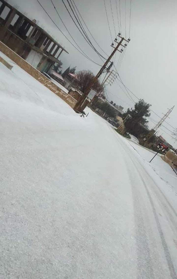 الثلوج على الجبال التي تعلو عن ال 1400متر