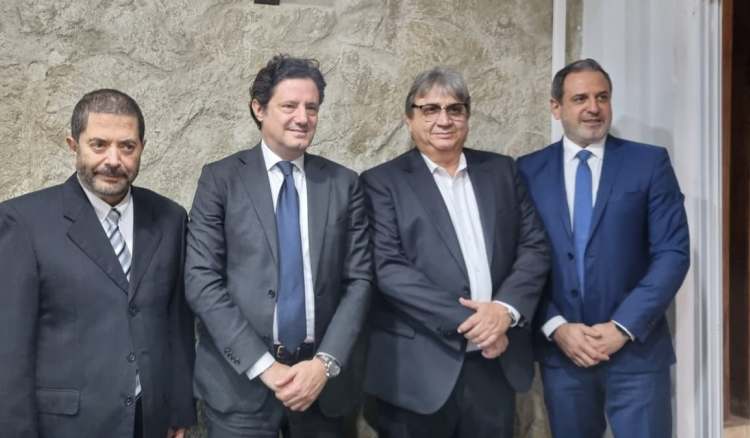 وزير الإعلام زار هافانا والتقى نظيرِه الكوبي