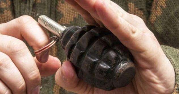 القى قنبلة صوتية داخل مخيم البداوي وهو بحالة التعاطي