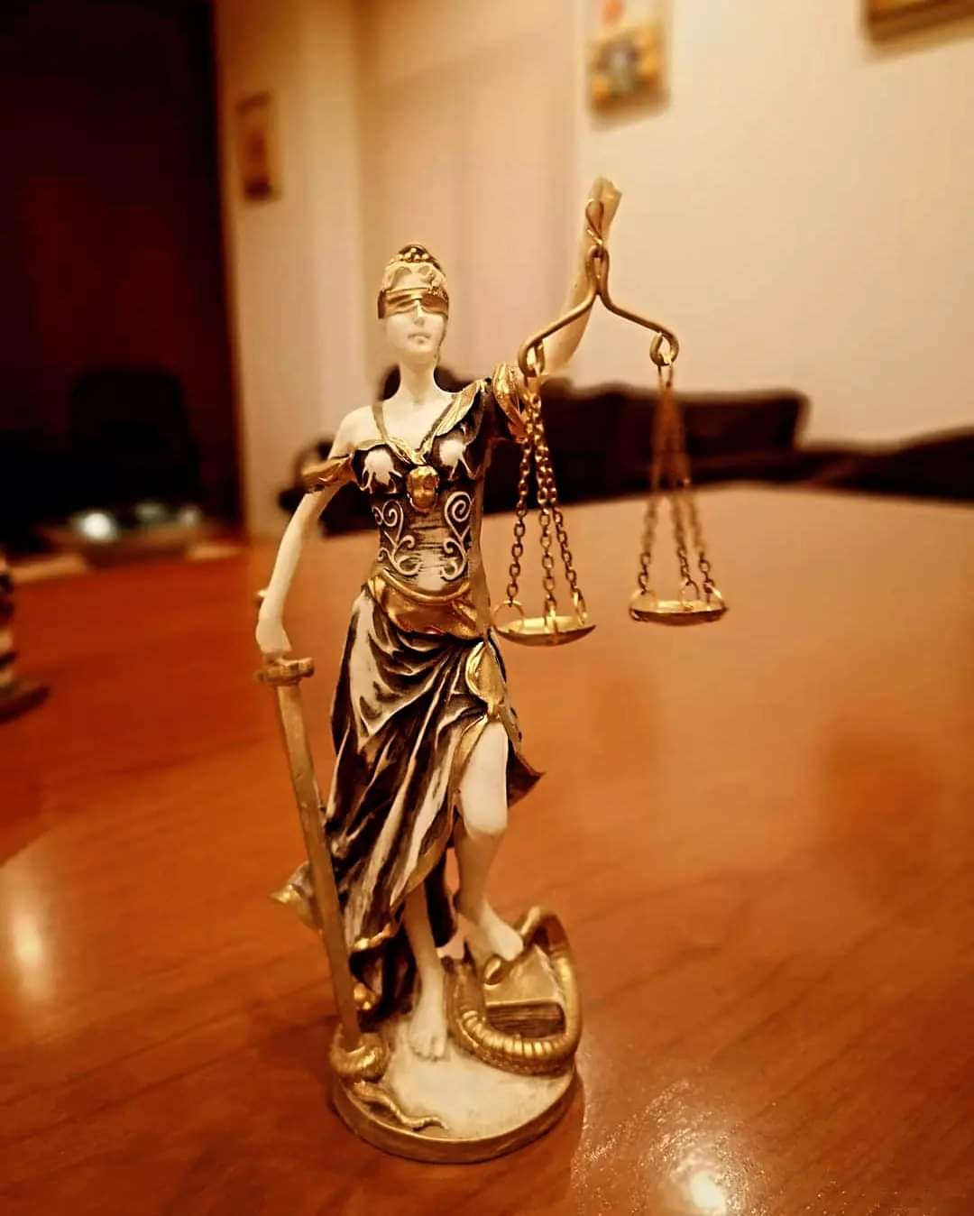 مذكرة بحث وتحري بحق أولاد رئيس بيبلوس