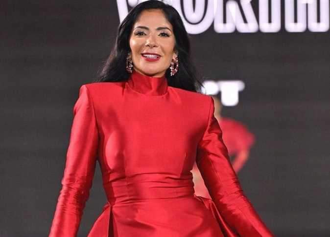 بعدما حصدت جائزة افضل ممثلة.. منى زكي تساهم في تمكين المرأة وتشارك في إنتاج أفلام قصيرة