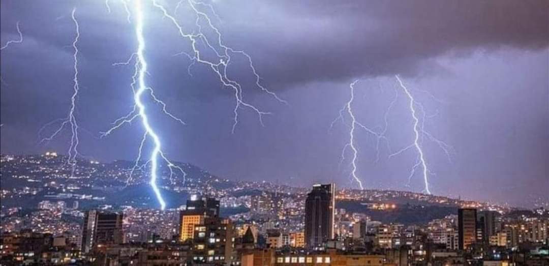 مُنخفض عملاق سيضرب لبنان.. استعدوا للأمطار الطوفانية وتحذير من الأب خنيصر