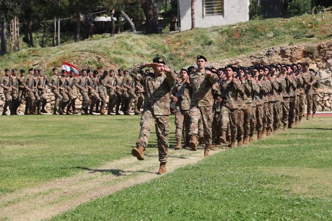 حفل تقديم مجندين ممدّدة خدماتهم إالعلم