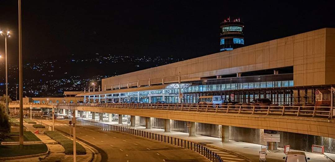 مطار بيروت يستأنف نشاطه الآن بعد إغلاق المجال الجوي اللبنانيّ*  ⁨