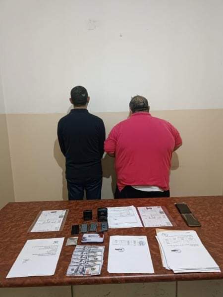 ،كمين محكم لشعبة المعلومات، وتوقيف عصابة تزوير مستندات ومعاملات رسمية