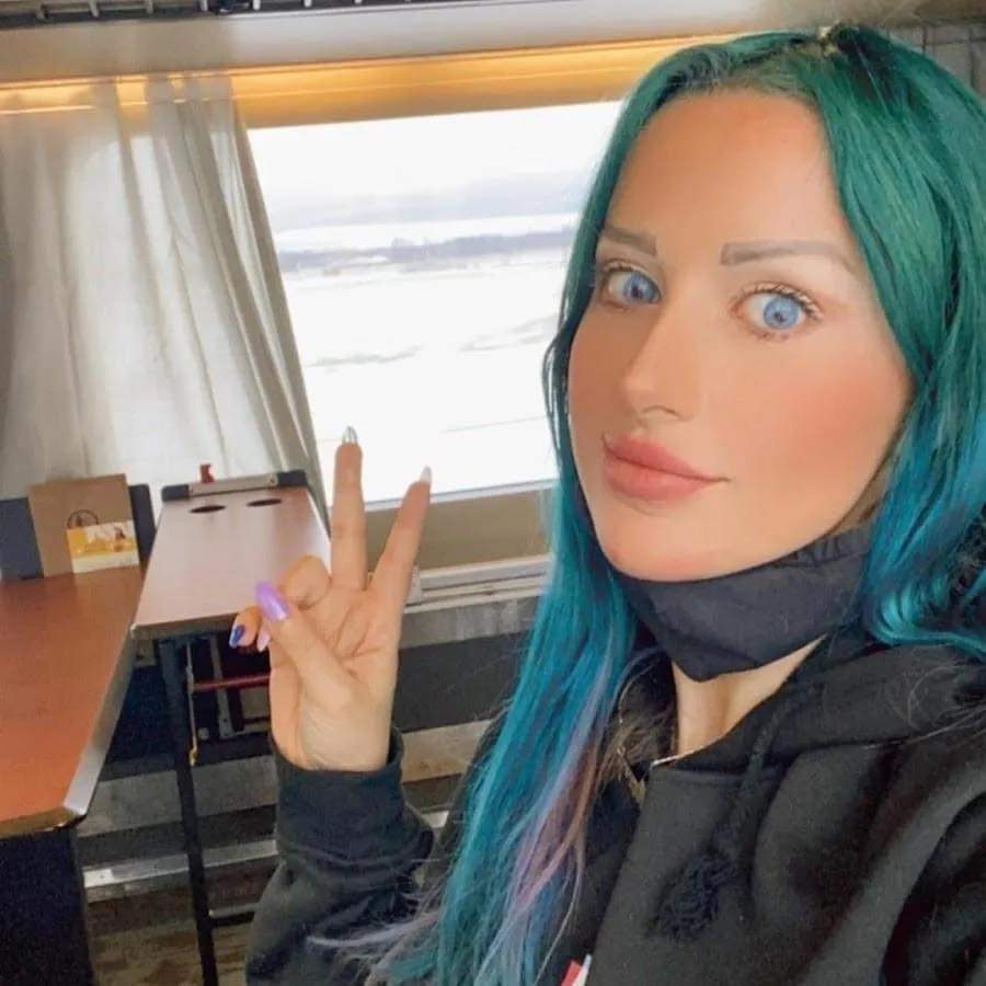 "ناكرة الجميل"شروق تشتم اللبنانيين بعد سفرها إلى كندا