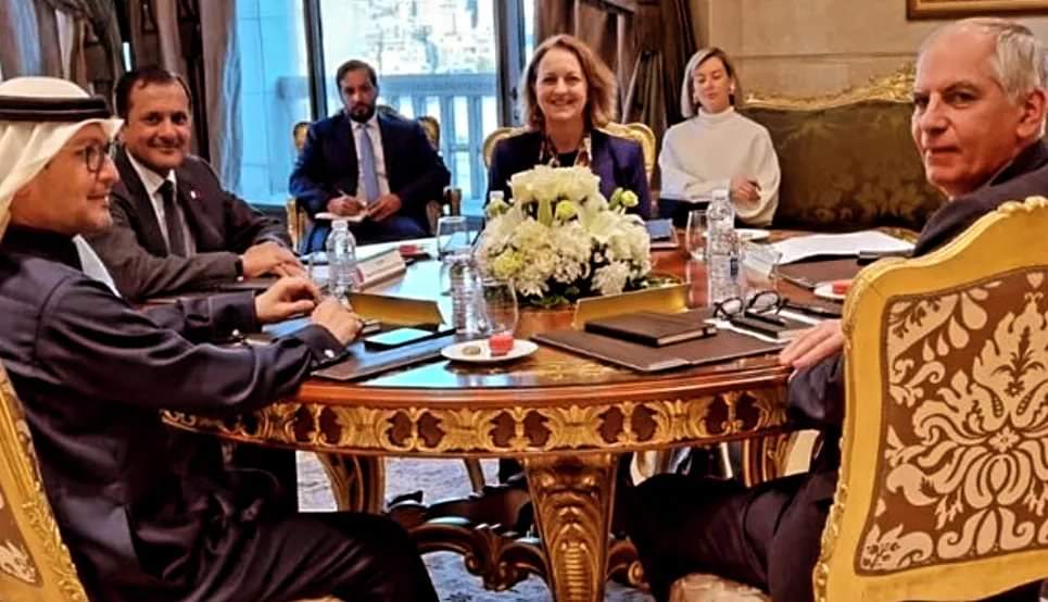بعد اجتماعها مع الكتل السياسية: بيانٌ للخماسية!