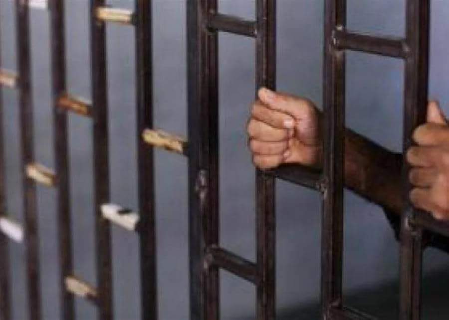 ينتحل صفة "حاج": سبق عصابة "التيكتوكرز" بأشواط