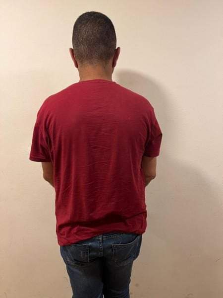 استهدف عدًدا كبيرًا من المواطنين بعمليّات نصب واحتيال مُنتحلًا صفة أمنيّة. و شعبة_المعلومات تضع حدًّا له، وتُلقي القبض عليه