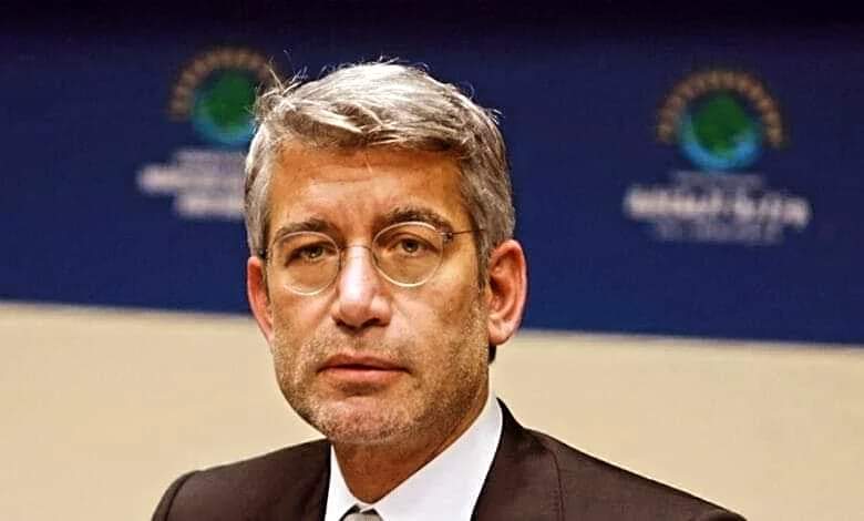 “بكفي” فياض يرد على زميله: الحَكي قليل… والفعل قدّ