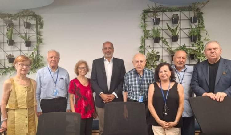 ريزا بحث مع جمعية الموظفين الدوليين السابقين لدى الأمم المتحدة في أوضاعهم