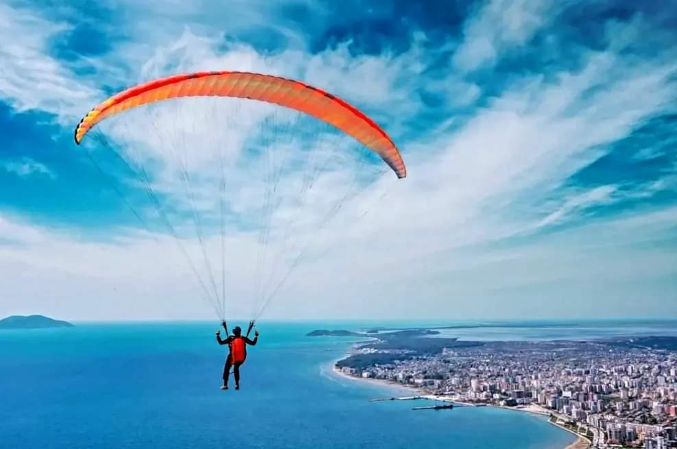 في جونية: إصابة شخصَين بجروح مختلفة بسبب هبوط خاطئ للمظلّة الهوائيّة