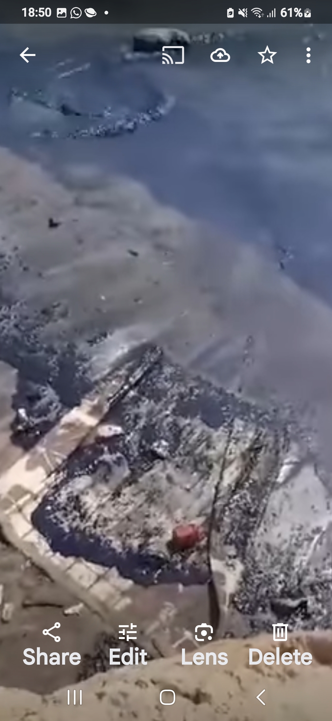 بالفيديو - تسرّب نفطي يلوّث البحر في عكار