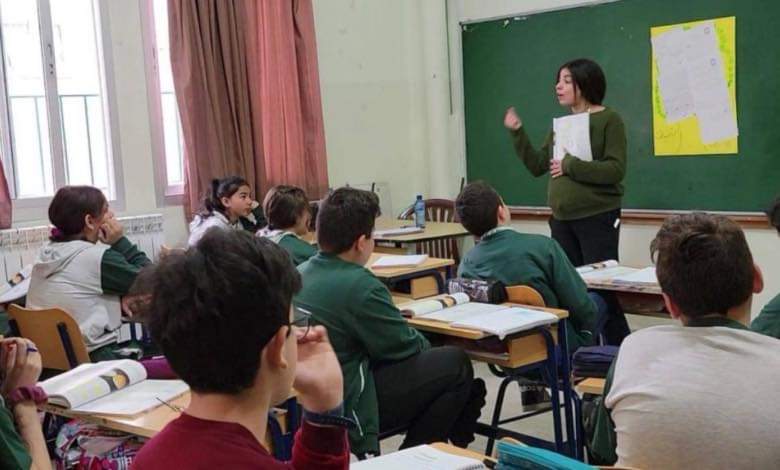 ذهبوا إلى قبرص وتركيا لتسجيل أبنائهم في المدارس