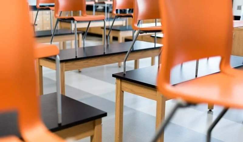 بعد أنباء عن إقفال المدارس غدًا: وزير التربية