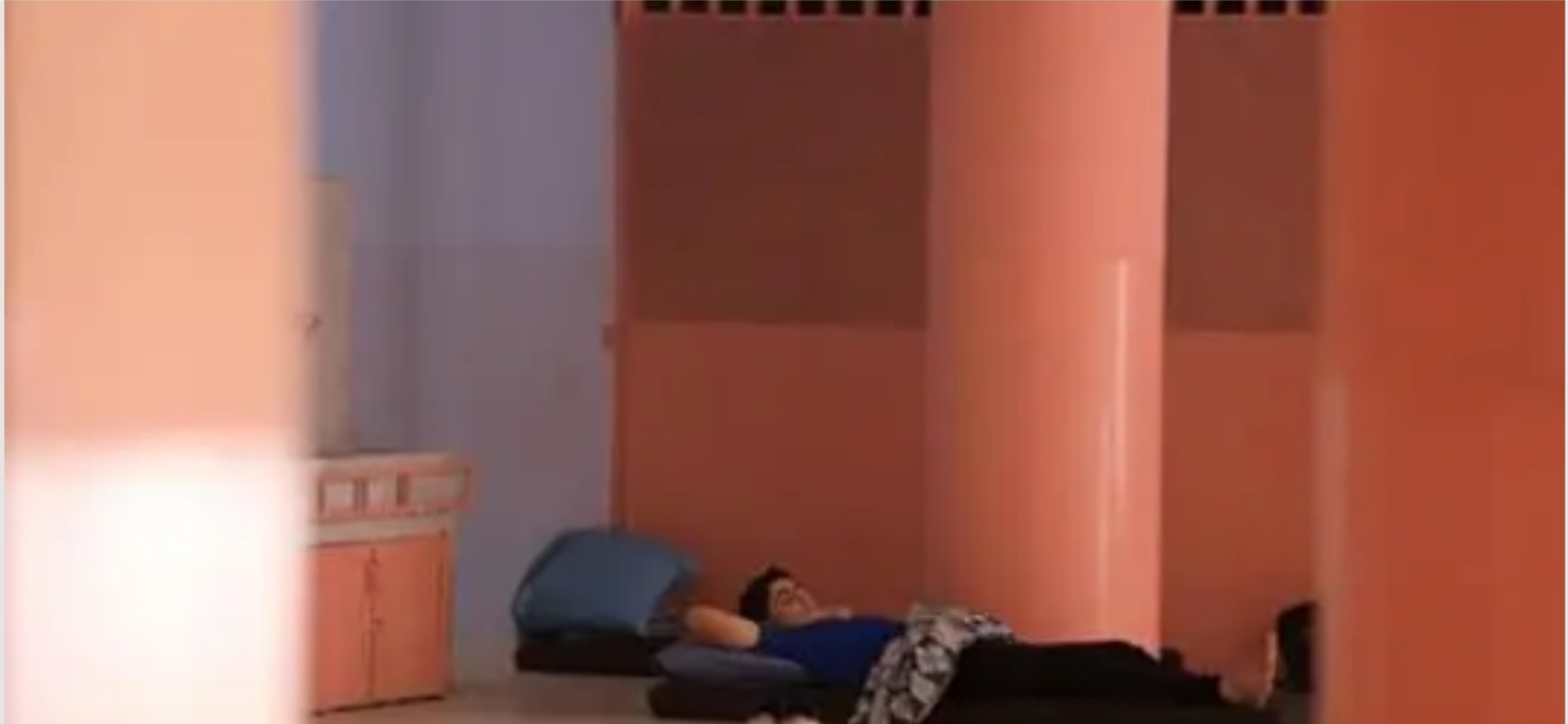 100 ألف نزحوا إلى مدارس فارغة… إلا من المبادرات الأهلية