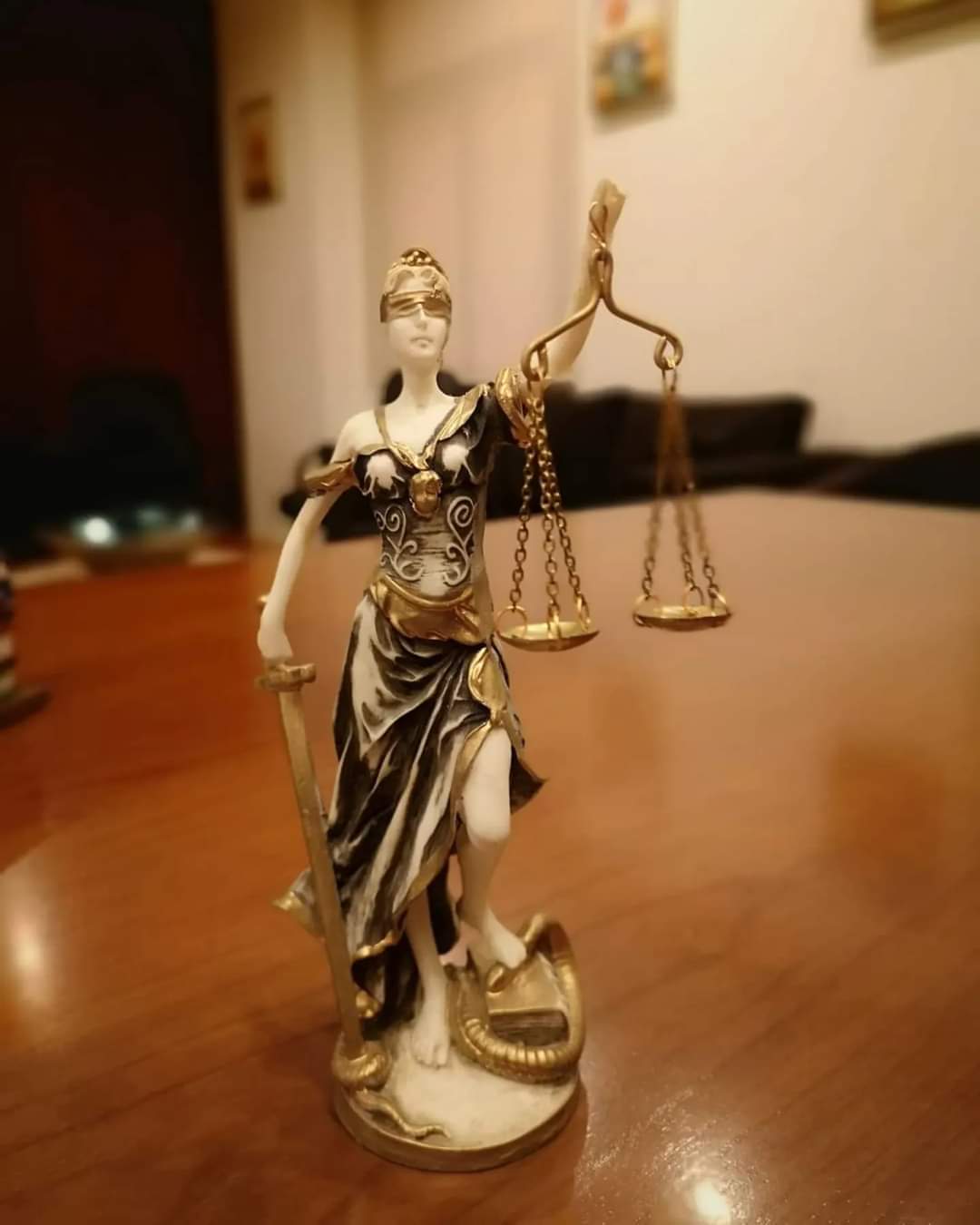 نشر مرسوم قبول انهاء خدمة القاضي جان طنوس بناء لطلبه في الجريدة الرسمية.