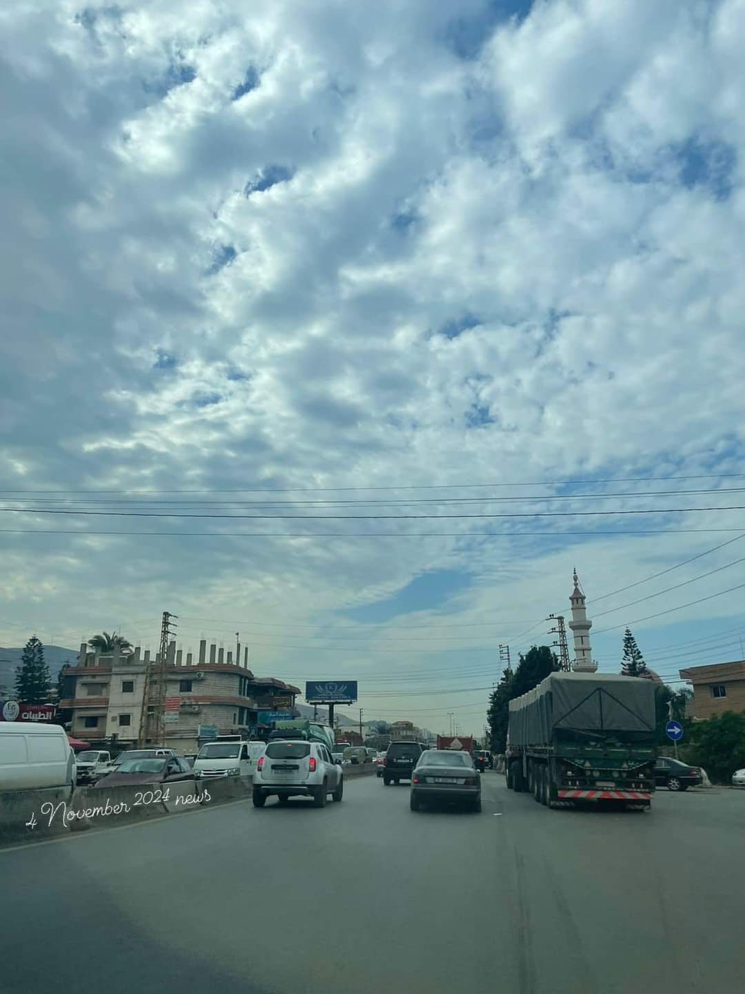 طقس متقلب مع أمطار متفرقة