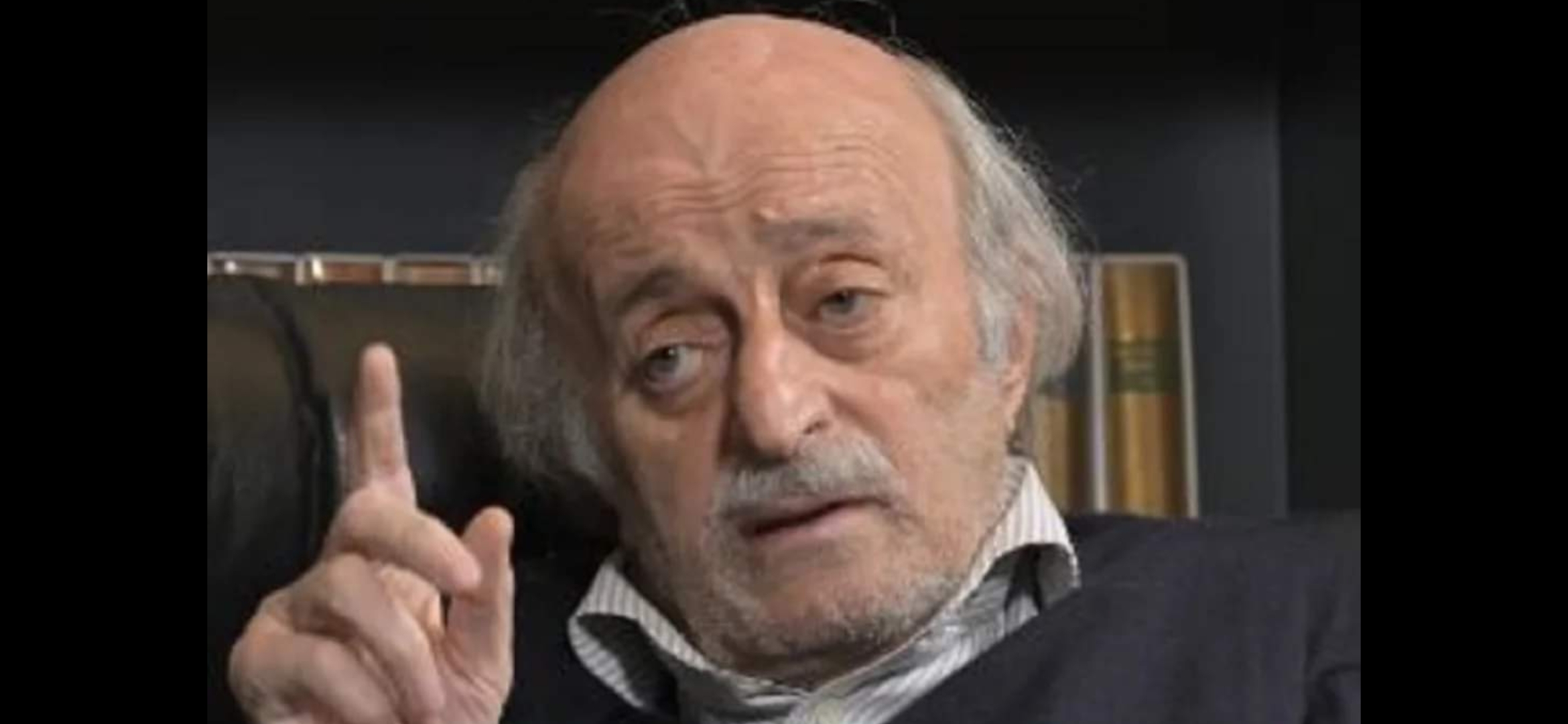 رأى النائب السابق وليد جنبلاط أن هناك تدميرًا ممنهجًا للجنوب.