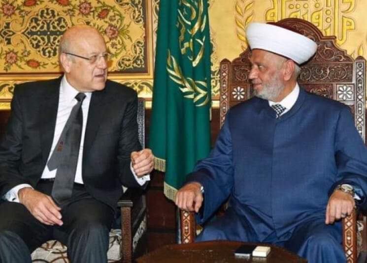 خلوة بين دريان وميقاتي قبيل جلسة المجلس الشرعي الإسلامي الأعلى