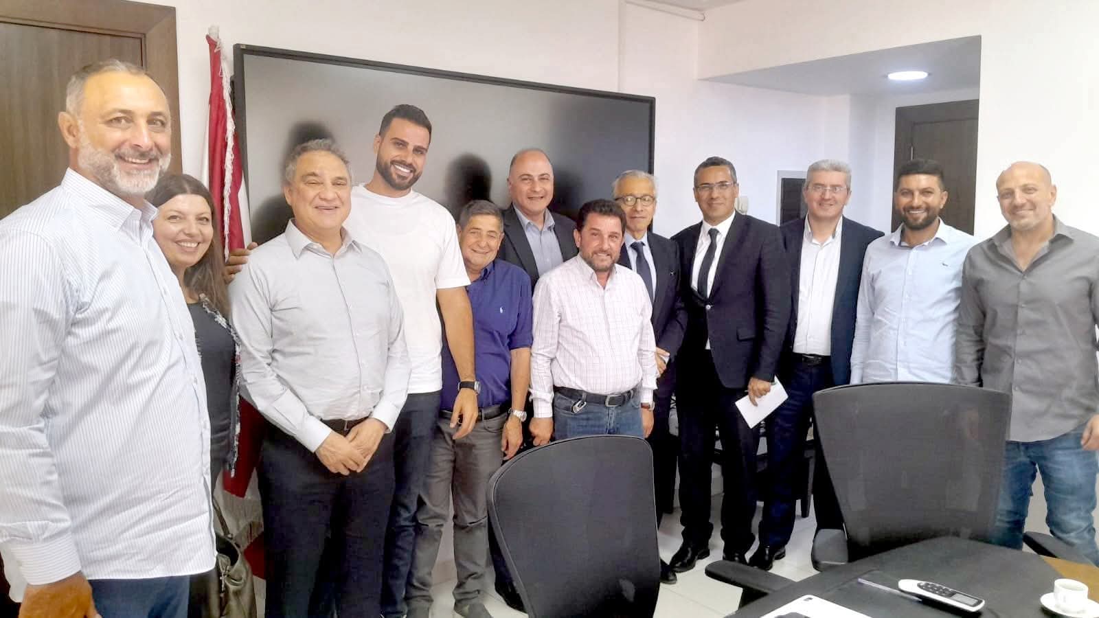لبنان يتّجه نحو الزراعة التعاقدية: خطوة استراتيجية بقيادة الوزير هاني لتحقيق السيادة الغذائية وتعزيز دخل المزارعين