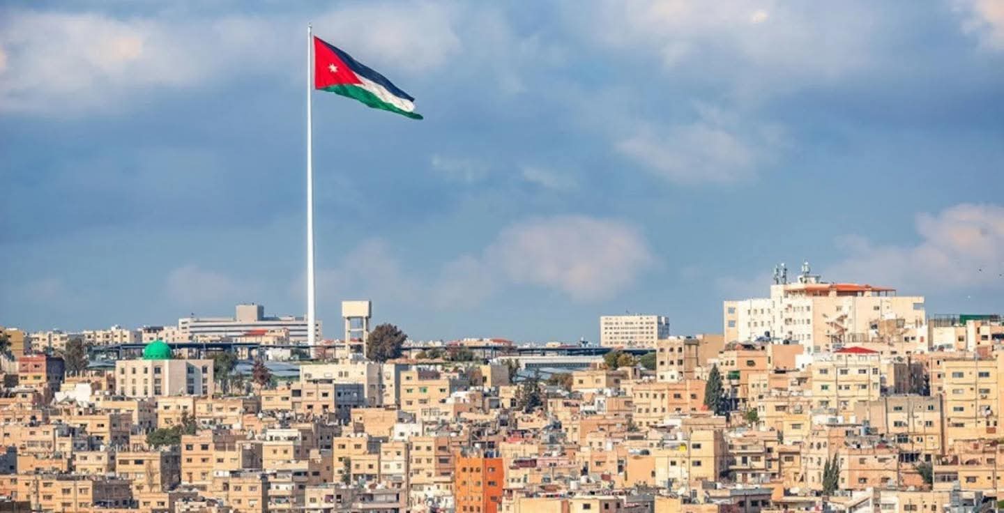 مرّ على وفاته أكثر من يوم"... العثور على جثة موظف حكومي أردني بمكتبه
