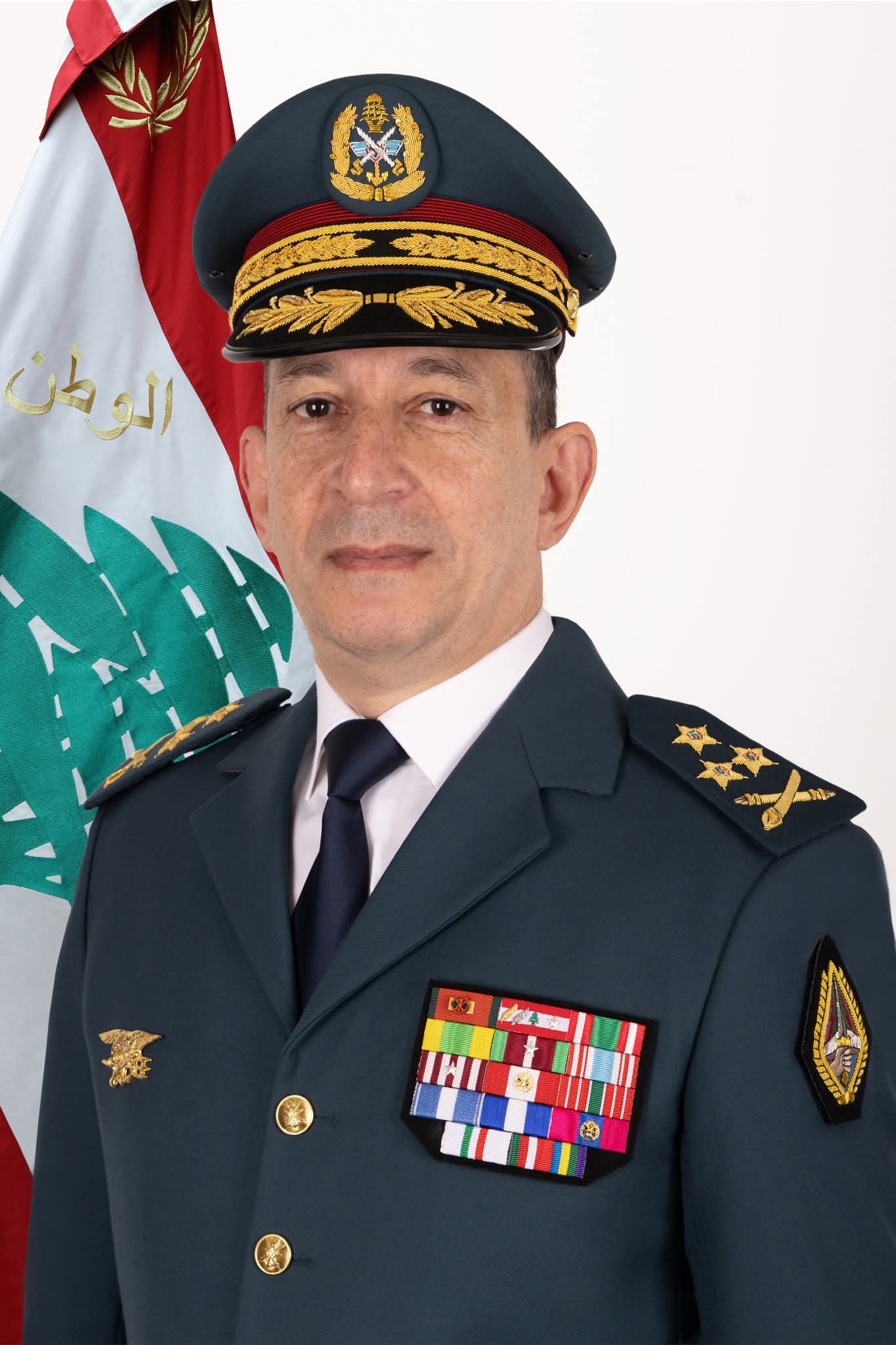 قائد الجيش. في أمر اليوم
