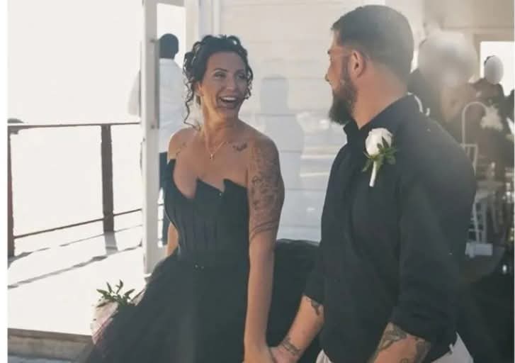 قصة حبّ غريبة... طلب يدها للزواج 43 مرة والأخيرة في قلب غرينتش!