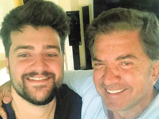 «إنت حبيبي» جمعت وليد توفيق ونجله