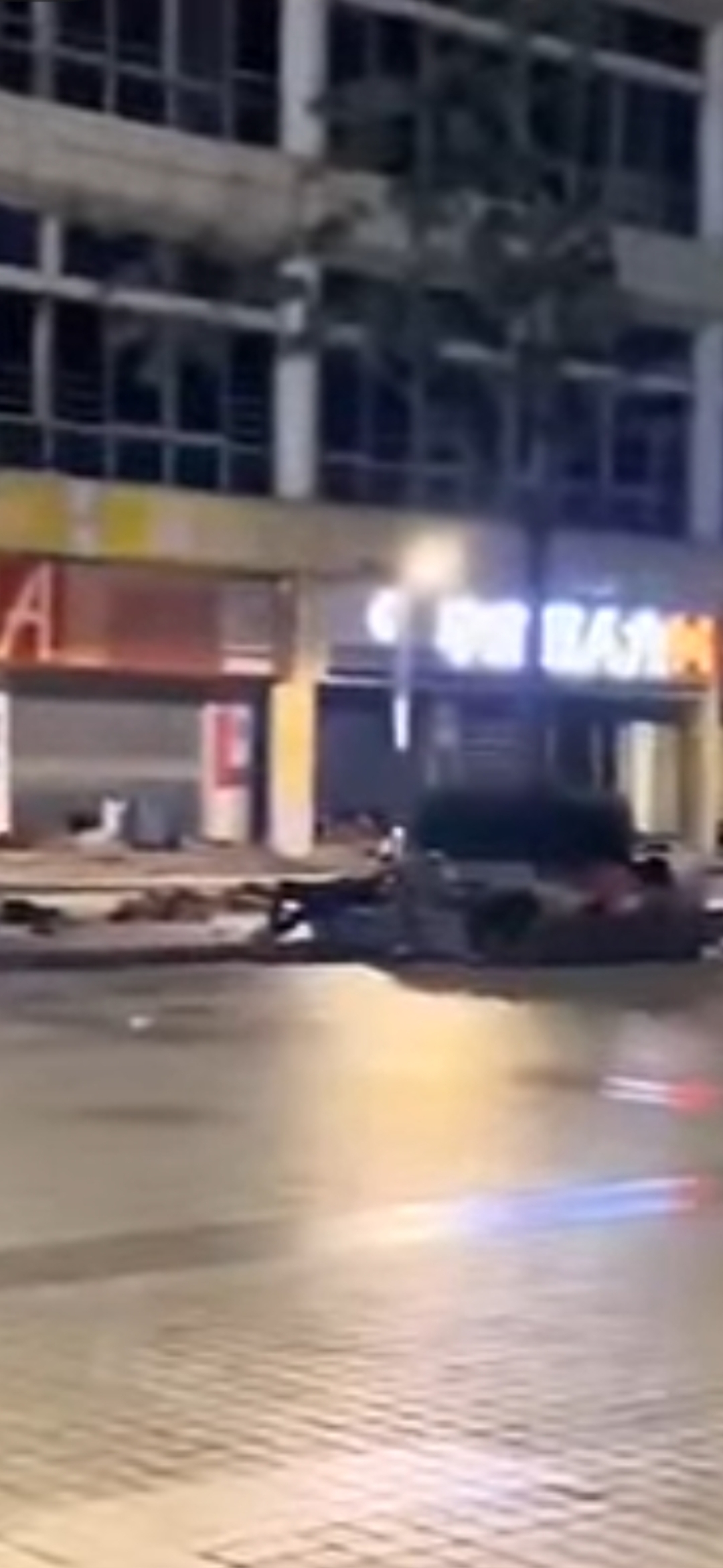 الآن، أصبح عشرات الآلاف من الصينيين بلا مأوى.