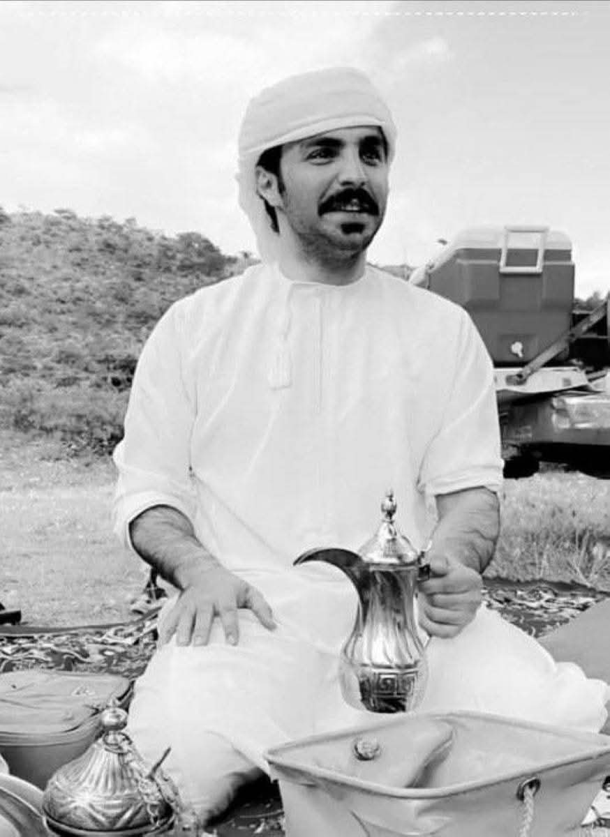 سقط من مرتفعات جبل سمحان.. وفاة الشاعر السعودي سعود القحطاني