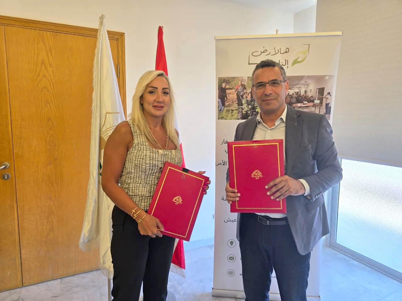 وزير الزراعة يوقّع مذكرة تفاهم مع جمعية "هالأرض إلنا" ويبحث مع الصناعات الغذائية سبل تطوير القطاع الزراعي