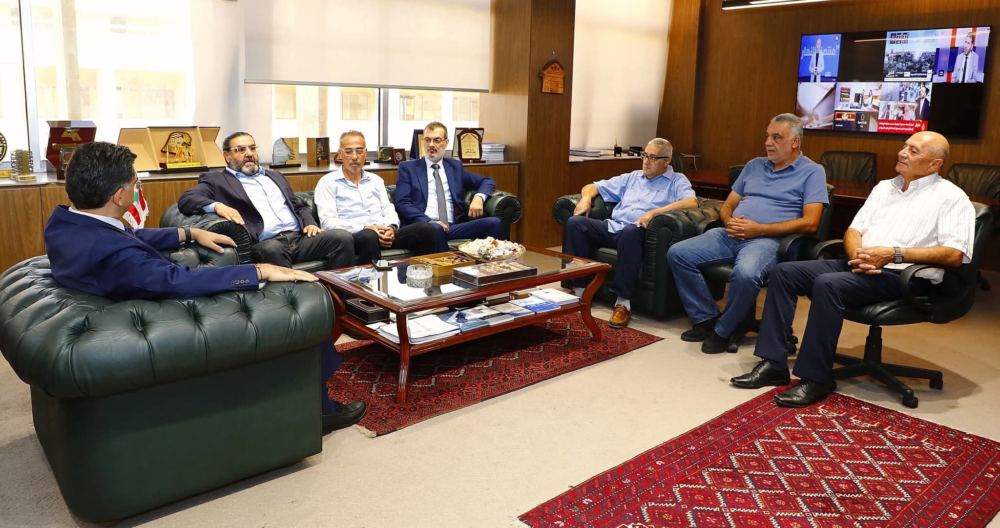 وزير الإعلام استقبل وفد نقابة المصورين وبحث وحاكم مصرف لبنان في الأوضاع العامة والمصرفية
