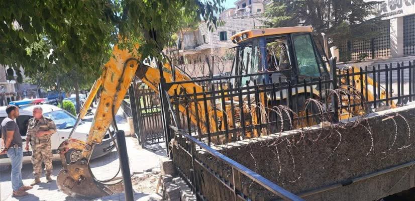 مجرى نهر البردوني  تدفق مياه صرف صحي 