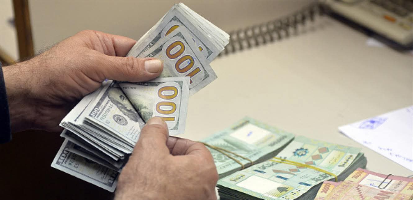 توقيف موظفين في محل صيرفة بطرابلس على خلفية تحويلات مالية