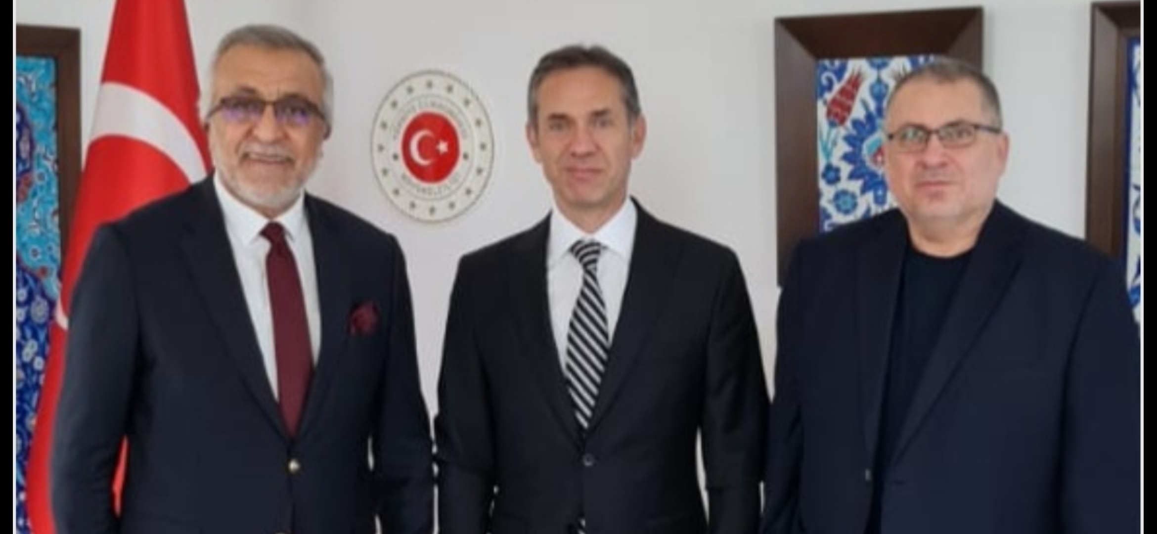 السفير التركي لوتيم يلتقي ممثلي شركات استثمار تركية .