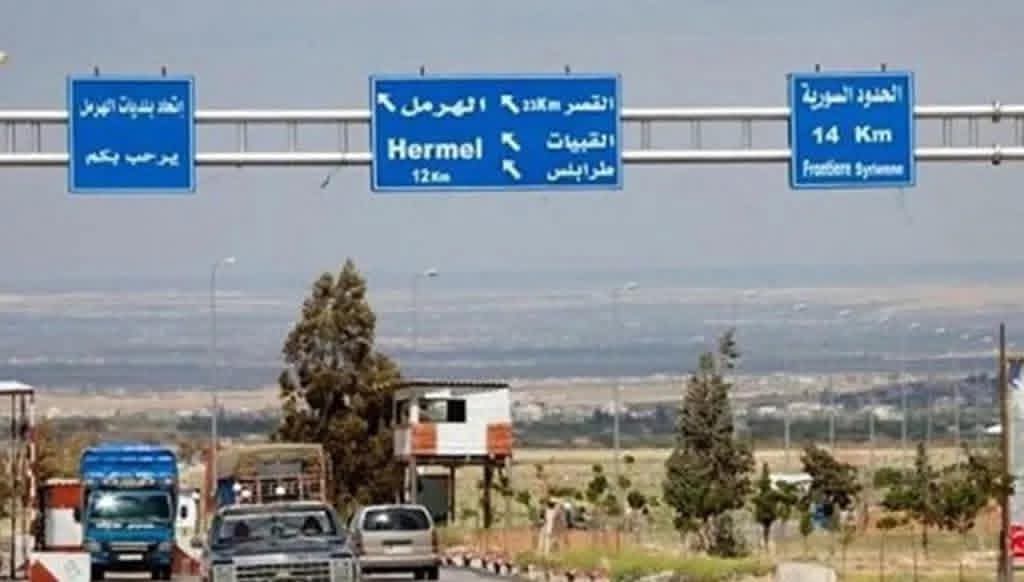 القوات السورية تُقيم مراكز أمنية حدودية مع لبنان.