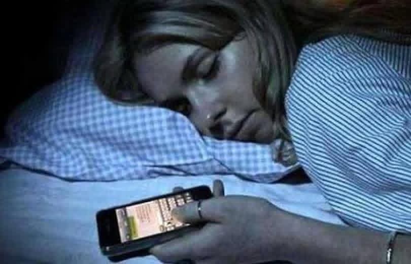 هل تسهر على هاتفك المحمول؟