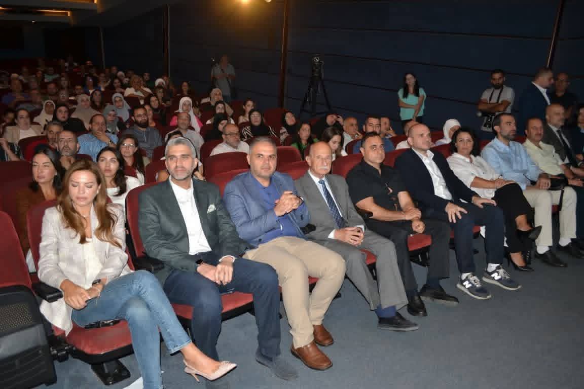 وتسلم في رئاسة المجلس النسائي اللبناني بين عدلا سبليني ولورا صفير