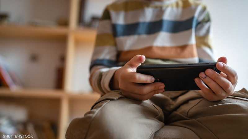 بعد انتحار ابنها.. أم تكتشف مفاجأة صادمة في حديثه مع "روبوت