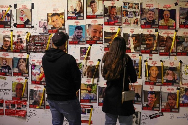 هآرتس: ملف الجثث لا يعرقل المباحثات حول المرحلة الثانية من خطة ترامب