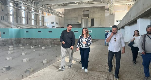 بايراقداريان تجول مسبح الرئيس اميل لحّود الأولمبي في ضبيّه