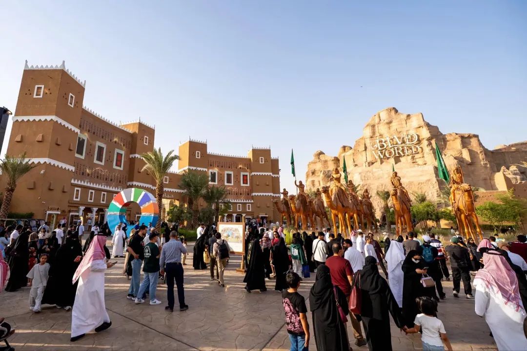تركي آل الشيخ يعلن :"موسم الرياض" يستقطب مليون زائراً في 13 يوماً