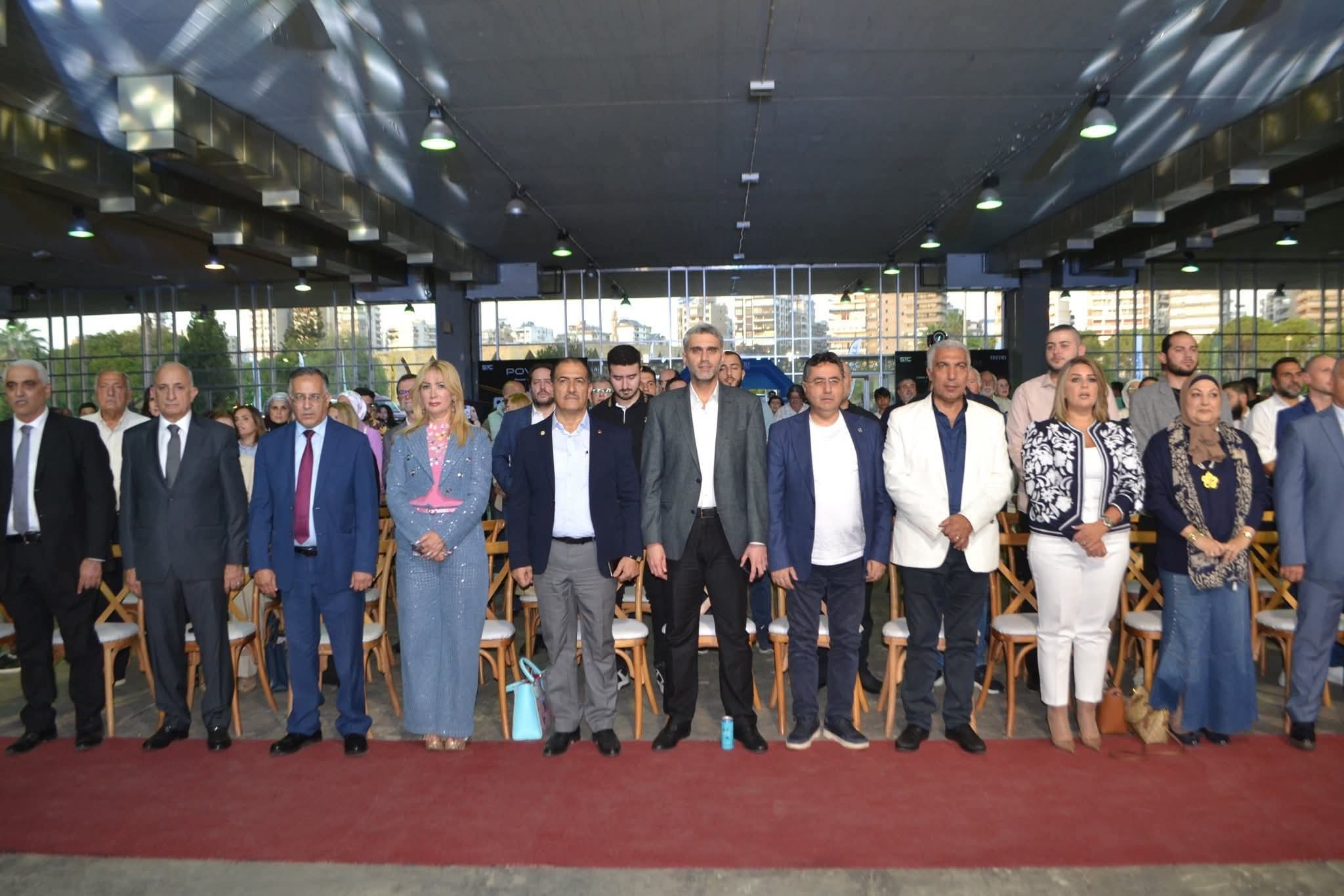 معرض السيارات الكلاسيكية.. الماضي الأنيق يزيّن طرابلس..