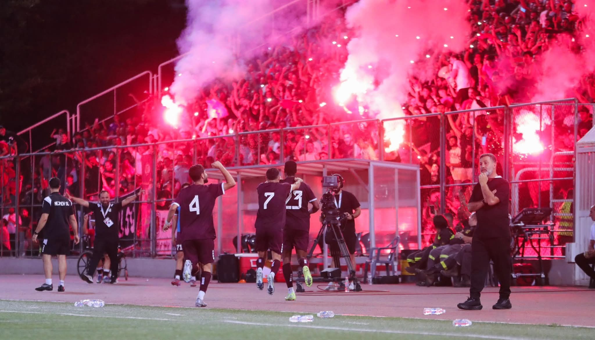 رباعية نظيفة للنجمة في مرمى العهد انفرد بها بصدارة الدوري 